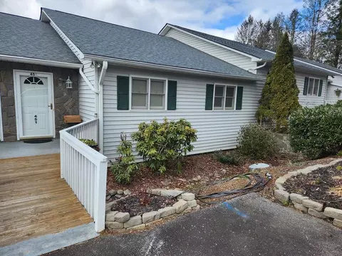 451 Hurst Cir, Franklin, NC 28734