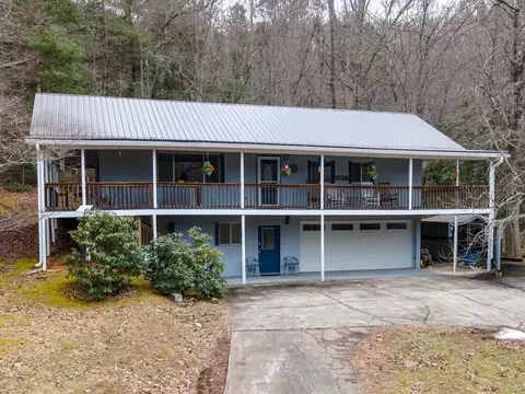 77 Bees Hive Dr, Franklin, NC 28734