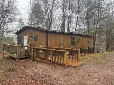 545 Cedar Hills Dr, Franklin, NC 28734