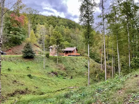 Exterior - 148 Soap Stick Dr, Sylva, NC 28779 photo 2 of 5