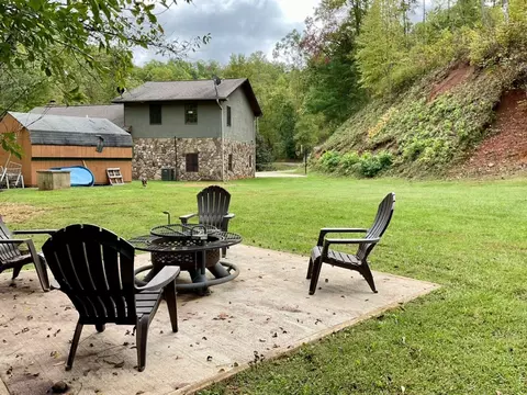 Exterior - 148 Soap Stick Dr, Sylva, NC 28779 photo 4 of 5