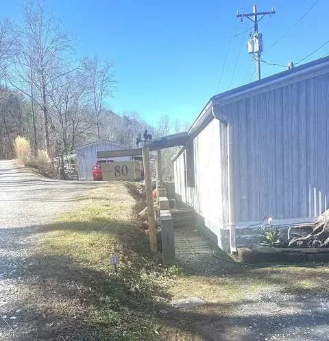 80 82 B St, Bryson City, NC 28713