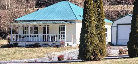 2277 Watauga Rd, Franklin, NC 28734