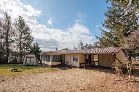 41 Maples Park Dr, Franklin, NC 28734