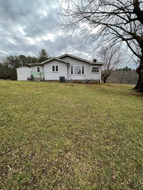 44 Jennings Dr, Franklin, NC 28734