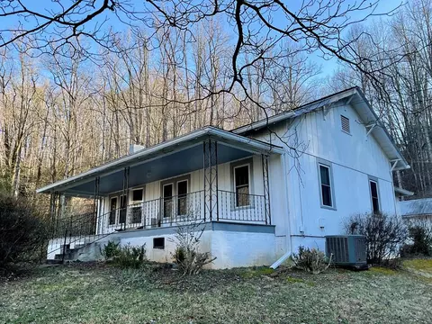 176 Walter Ashe Rd, Sylva, NC 28779 photo 2