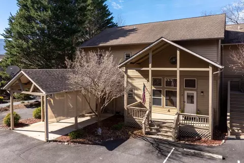 120 White Oak Pt, Whittier, NC 28789