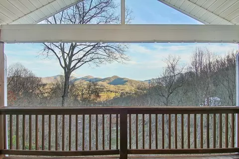 76 Eastern Sky Dr, Canton, NC 28716 photo 4