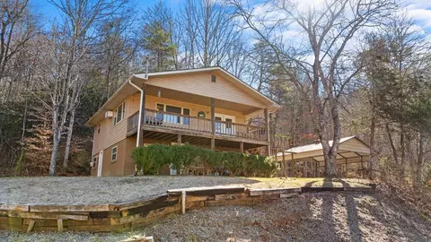 106 Marvic Hills Ln, Franklin, NC 28734