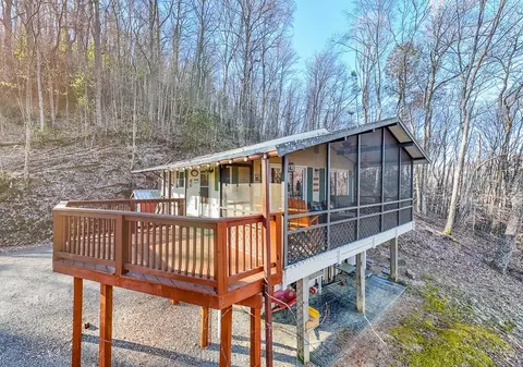 758 Gunter Hollow Rd, Robbinsville, NC 28771