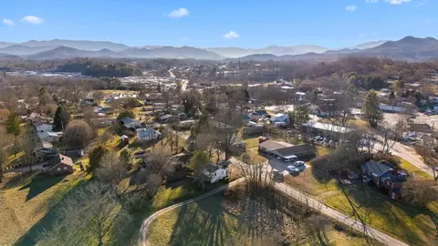 167 Second St, Franklin, NC 28734 photo 46