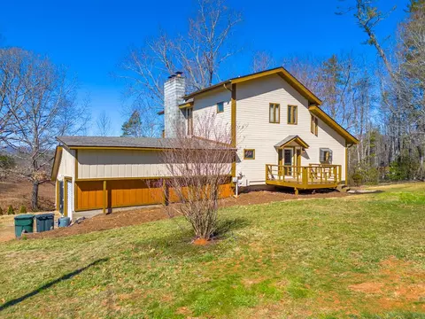 339 Holly Springs Estates Rd, Franklin, NC 28734