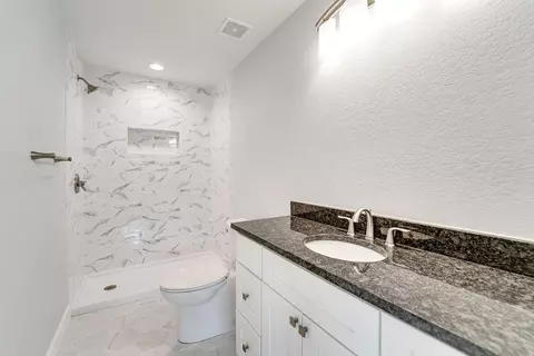 Bath - 74 Elevation Rd, Franklin, NC 28734 photo 3 of 3