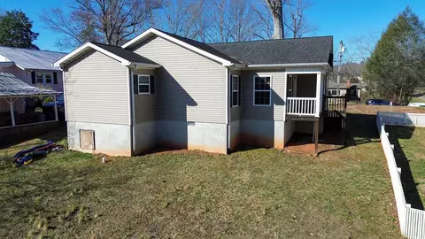 221 Bidwell, Franklin, NC 28734