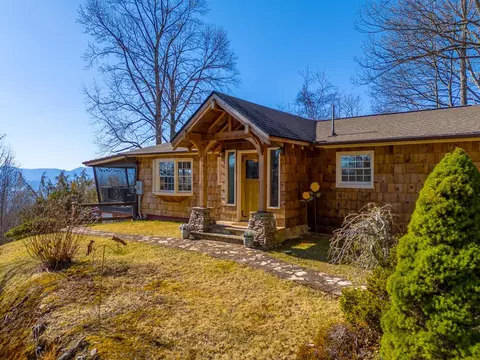 250 Rose Ln, Franklin, NC 28734