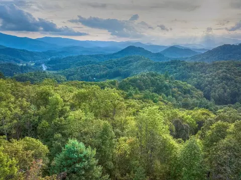 846 Legacy Ln, Robbinsville Graham, NC 28771