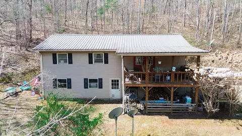 118 Mashburn Branch Cove Rd, Franklin, NC 28734