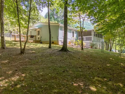 94 Shady Crk, Franklin, NC 28734