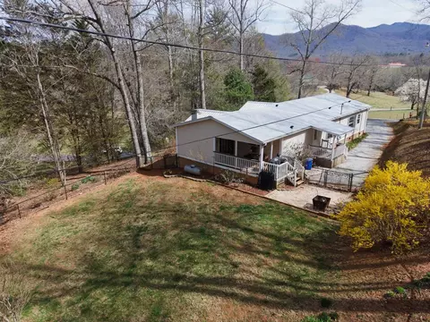 29 Windmill Ln, Franklin, NC 28734 photo 2