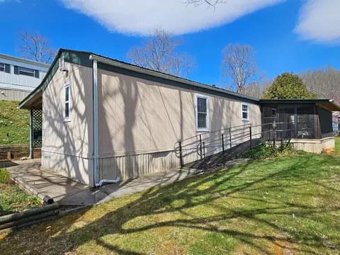 92 Rolling Acres Trl, Franklin, NC 28734 photo 3