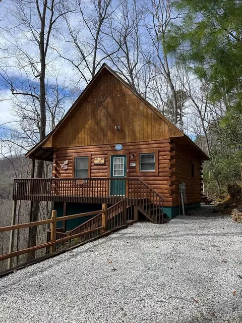7 Horton Hollow Rd, Bryson City, NC 28713