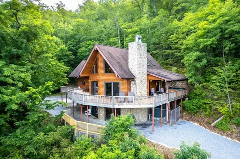 278 Talisi Trl, Whittier, NC 28789
