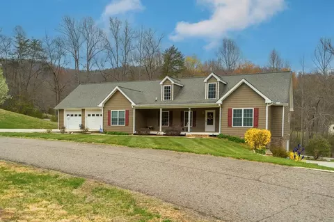 291 Willowbrook Est, Franklin, NC 28734