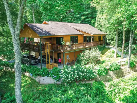 686 Winding Ridge Dr, Sky Valley, GA 30537