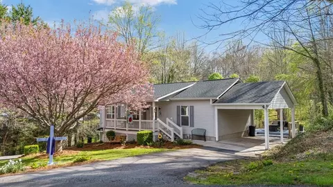 71 White Oak Cir, Franklin, NC 28734