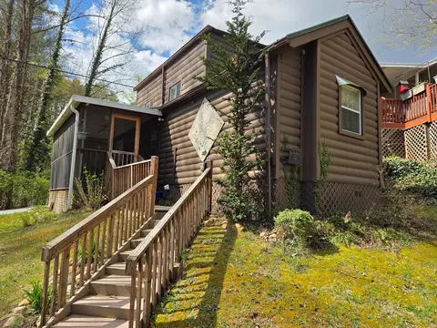 60 Country Woods Dr # F, Franklin, NC 28734