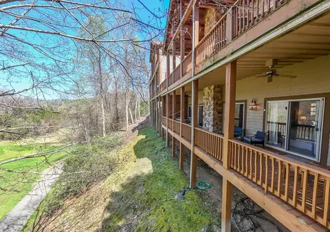 226 Sawgrass Dr UNIT 2, Whittier, NC 28789