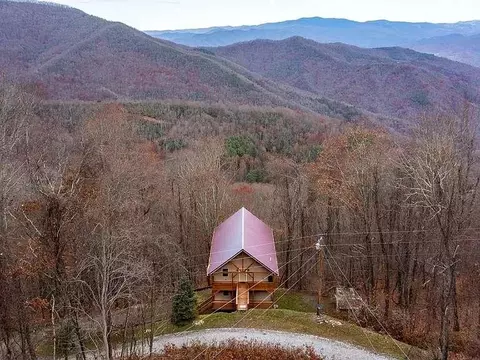 2558 Conley Mountain Assoc Rd, Whittier, NC 28789