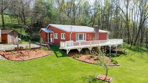 73 Hidden Valley Dr, Franklin, NC 28734