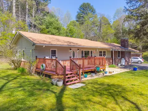 176 Laurel Lake Rd, Franklin, NC 28734