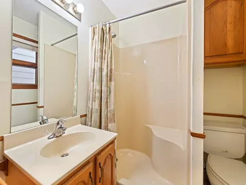 Bath - 817 Ferguson Cove Loop, Clyde, NC 28721 photo 2 of 2