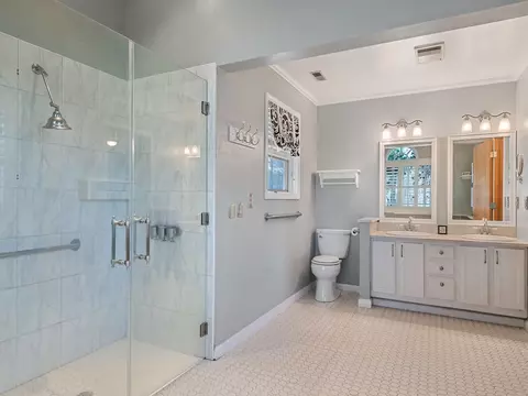 Bath - 817 Ferguson Cove Loop, Clyde, NC 28721 photo 1 of 2