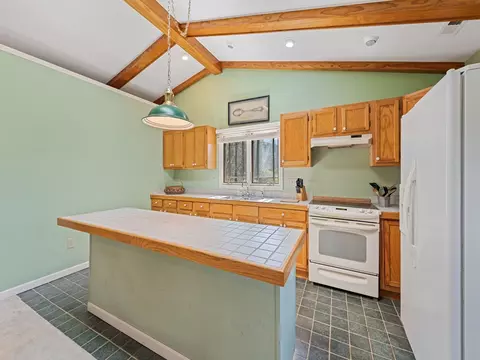 Kitchen - 817 Ferguson Cove Loop, Clyde, NC 28721 photo 4 of 5