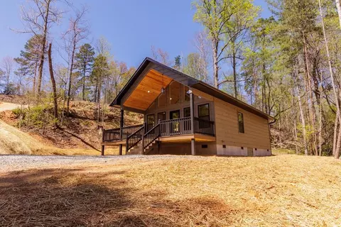 978 Fontana Rd, Bryson City, NC 28713