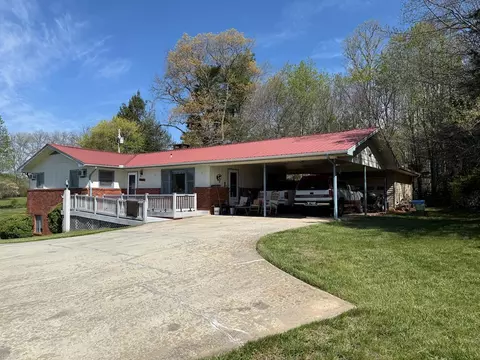 136 Liner Dr, Franklin, NC 28734