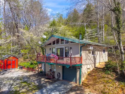 216 W Old Murphy Rd, Franklin, NC 28734