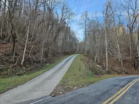 80 Choke Berry Rdg, Sylva, NC 28779