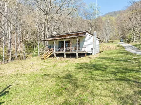 2679 Chastine Crk, Cullowhee, NC 28723