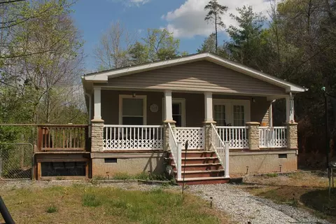 99 Egret Ln, Sylva, NC 28779