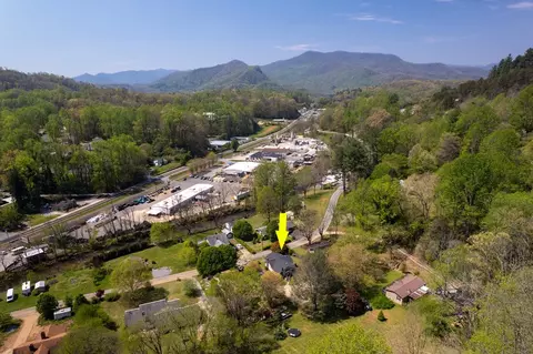 590 Dillsboro Rd, Sylva, NC 28779 photo 3