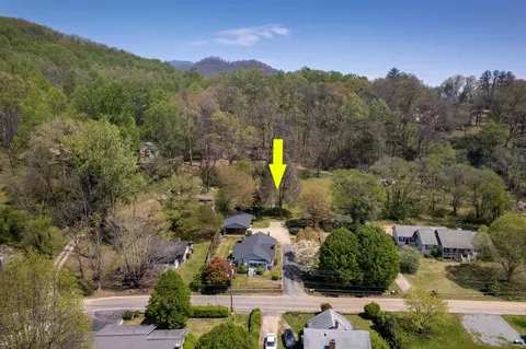 590 Dillsboro Rd, Sylva, NC 28779 photo 2