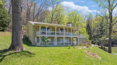 24 Winding Way Dr, Franklin, NC 28734