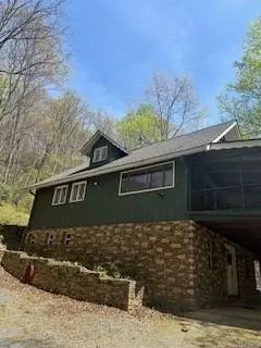 87 Indian Creek Rd, Franklin, NC 28734