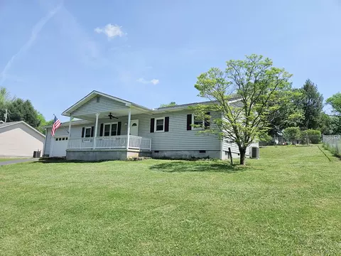 83 Meadowbrook Dr, Franklin, NC 28734