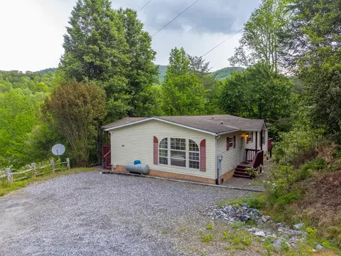 44 E Chapel View Dr, Sylva, NC 28779