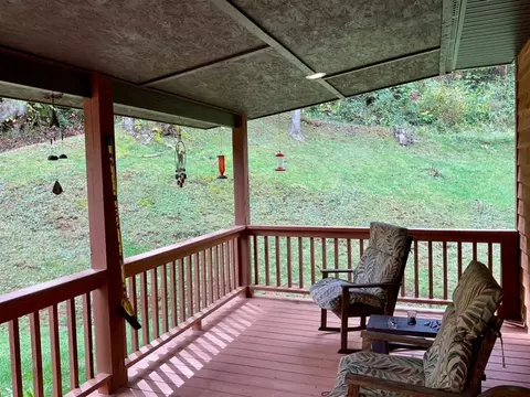 146 Soap Stick Dr, Sylva, NC 28779 photo 3